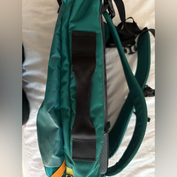Cotopaxi Allpa 28L Backpack in Teal and Orange - Picture 8 of 13